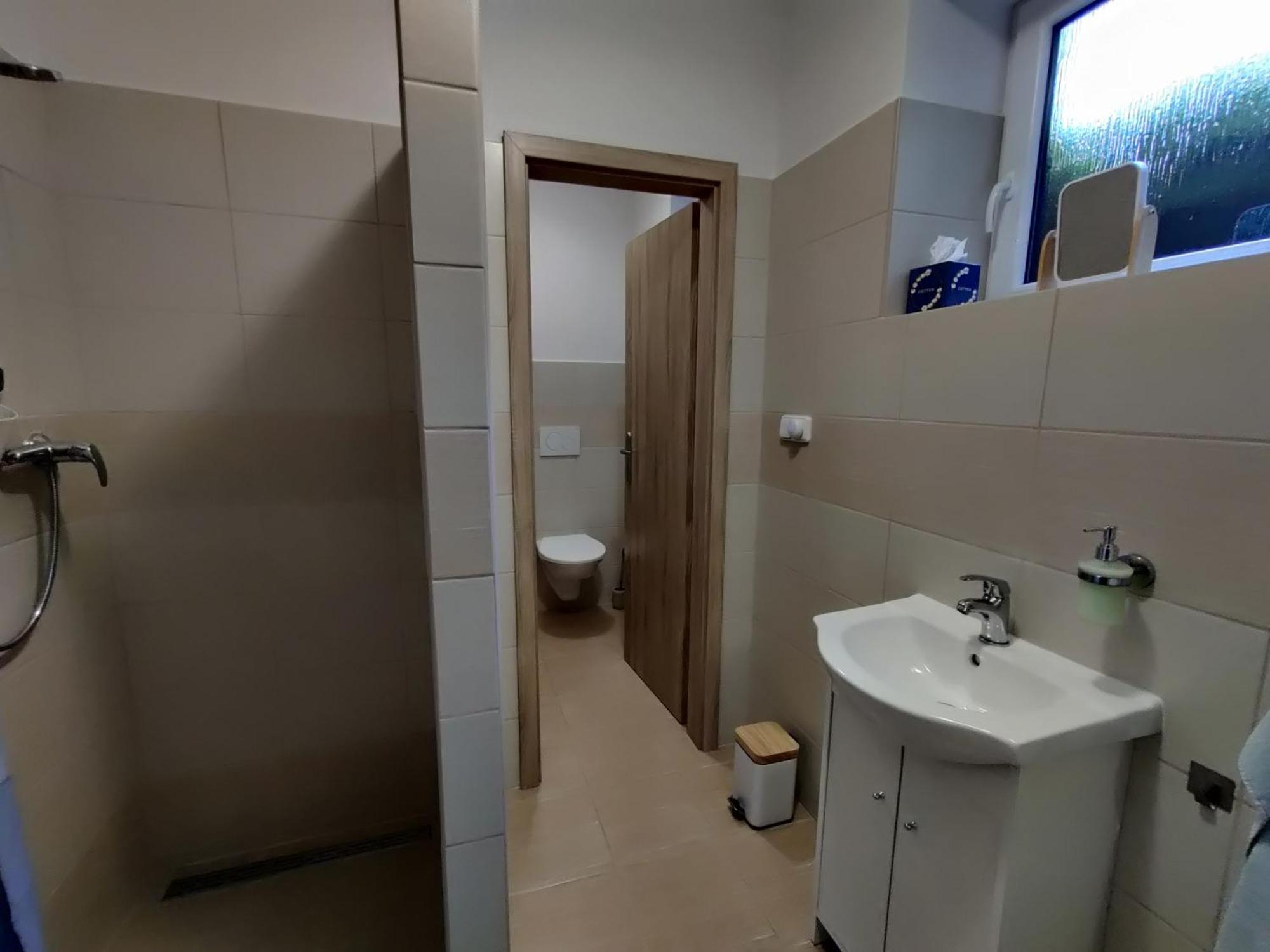 Apartman Pod Lipou - Samostatny Objekt Jaroměř Eksteriør billede
